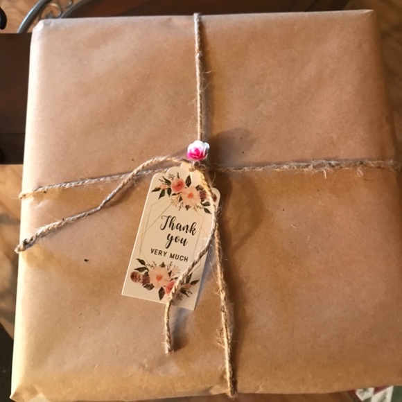 🌸 Packed with love 💕 - Picture 8 of 13